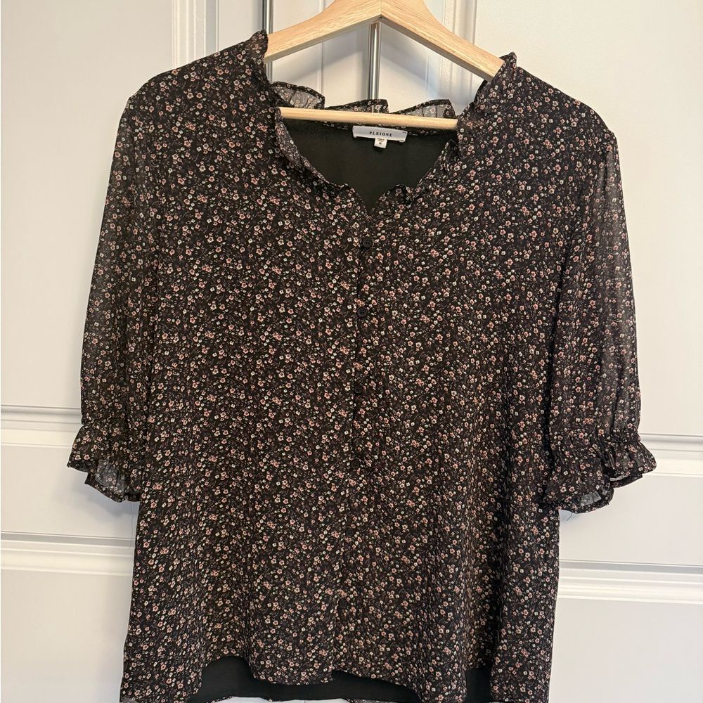 Pleione Floral Boho Blouse Black Pink Button Front Ruffle Neckline Flowy